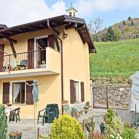 Tranquil Holiday In Viggiona Near Lake Сasa de vacaciones