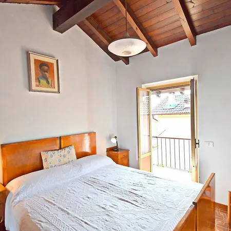 Tranquil Holiday In Viggiona Near Lake
